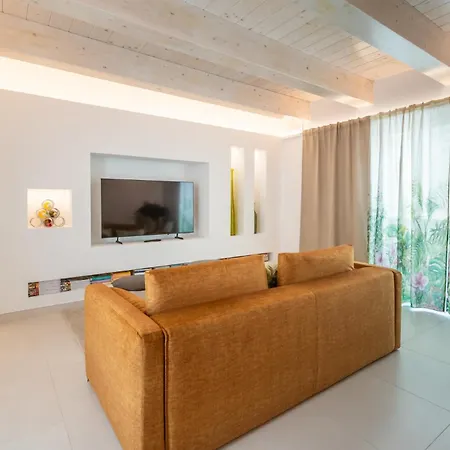 La Rosa & La Viola Willa *